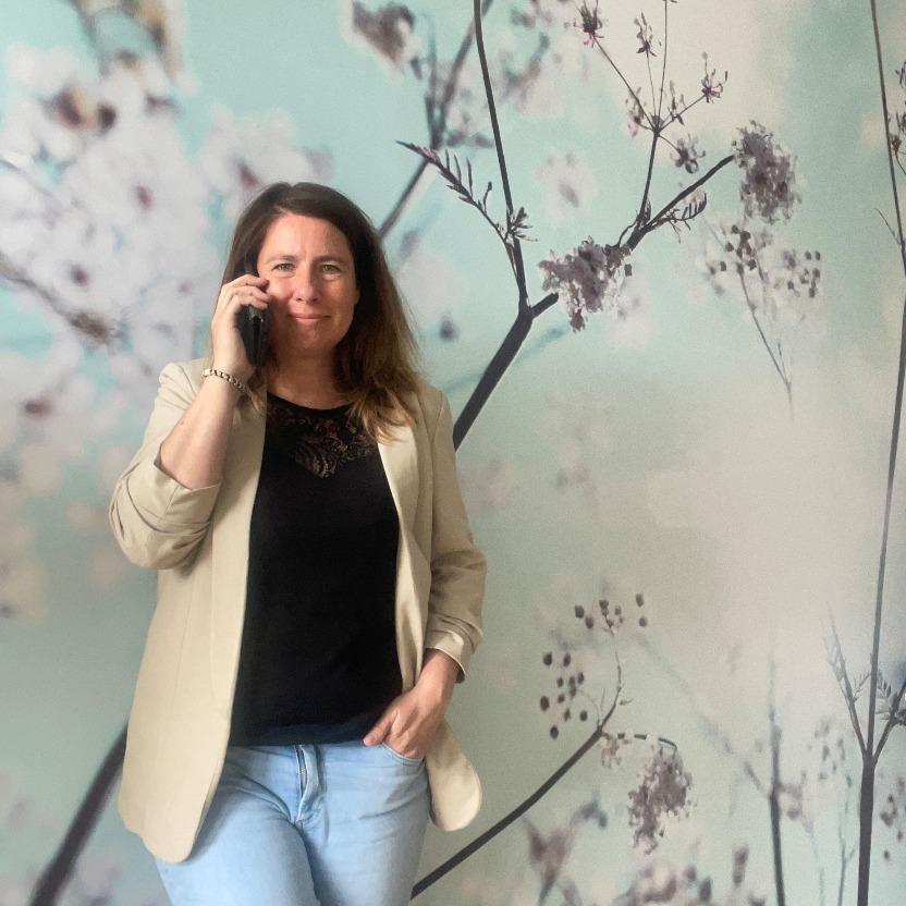 jessica-aan-de-telefoon-1
